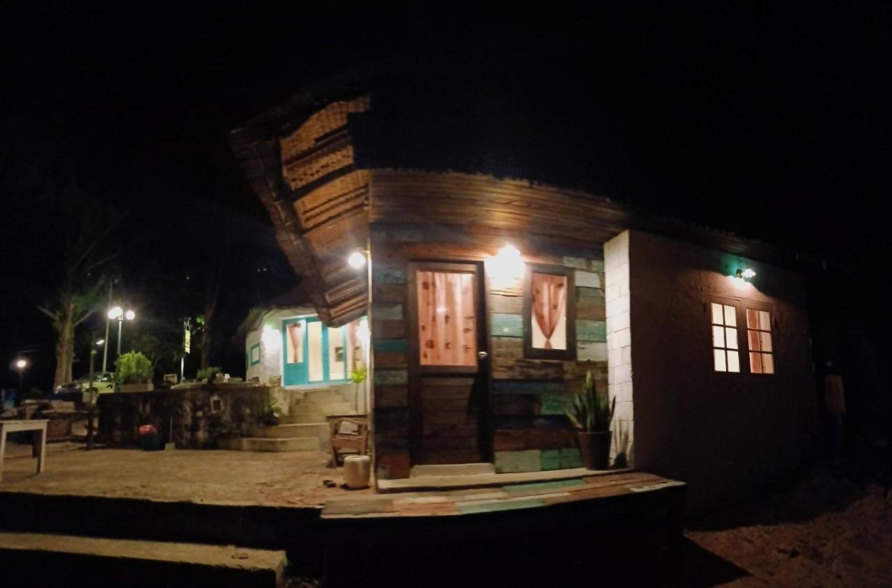 Maliblues Bed & Art Gallery Csumphon Kültér fotó